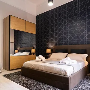 https://casa-mago.taorminaitalyhotels.com
